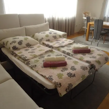 Apartment Apartman Kula *