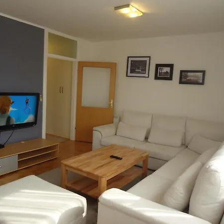 Apartment Apartman Kula *