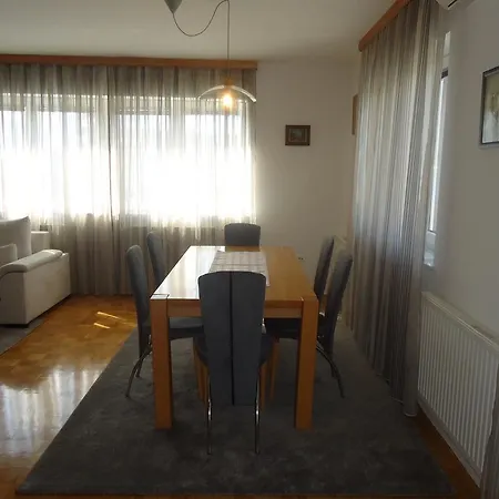 Apartment Apartman Kula