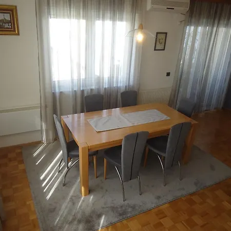 Apartment Apartman Kula
